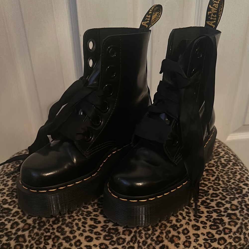 Dr. Martens Molly Boots